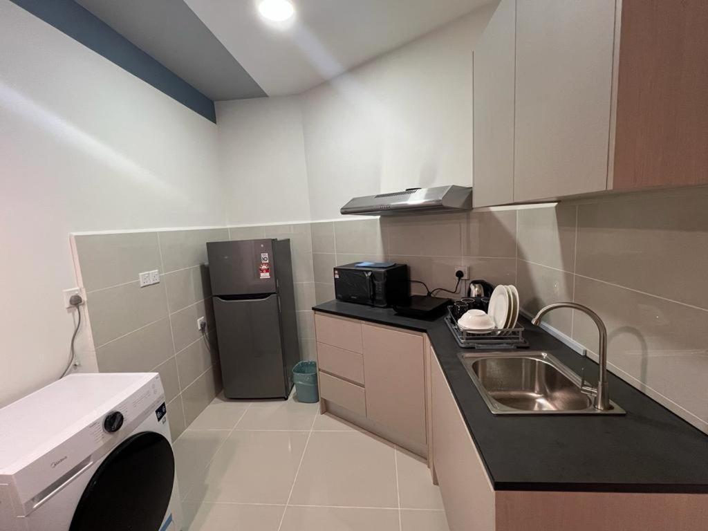 Kota Kinabalu City Centre @ The Shore By Casa Yolo Exterior photo