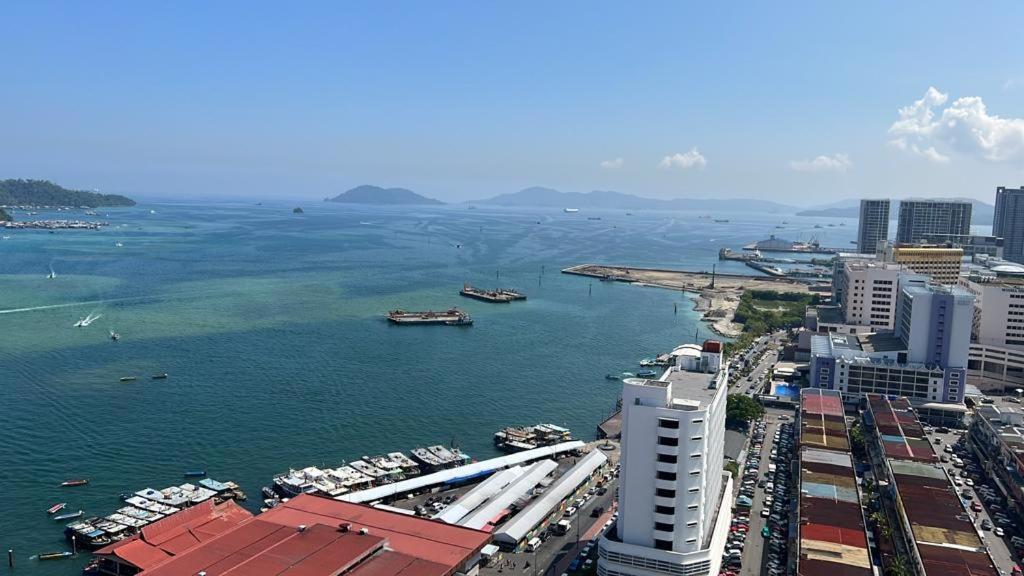 Kota Kinabalu City Centre @ The Shore By Casa Yolo Exterior photo