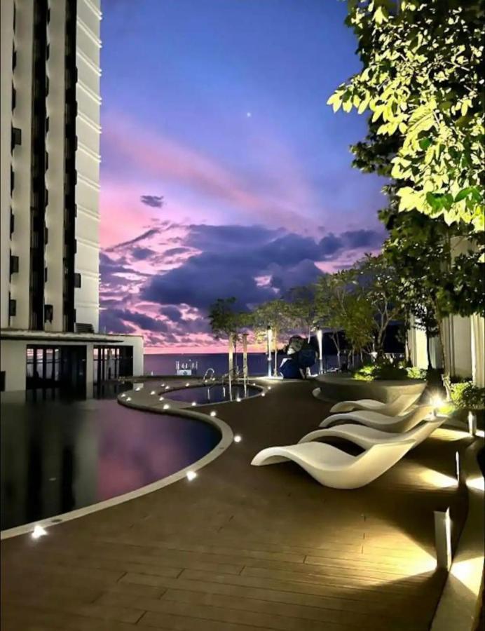 Kota Kinabalu City Centre @ The Shore By Casa Yolo Exterior photo