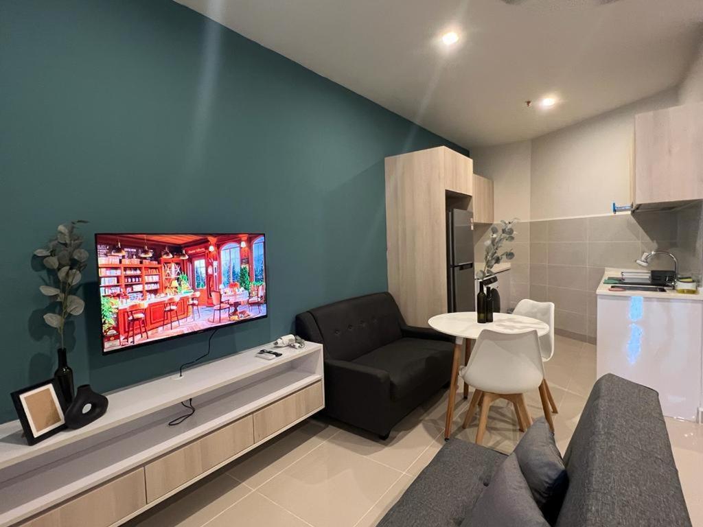 Kota Kinabalu City Centre @ The Shore By Casa Yolo Exterior photo
