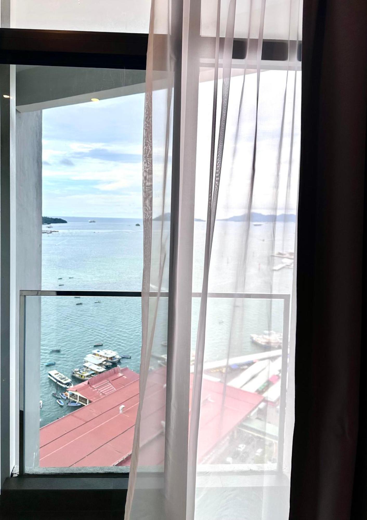 Kota Kinabalu City Centre @ The Shore By Casa Yolo Exterior photo