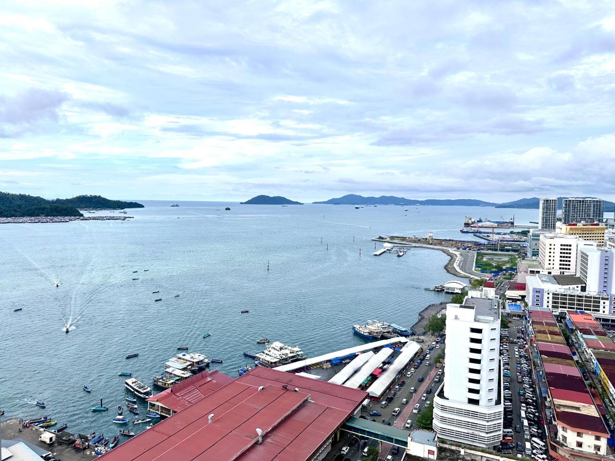 Kota Kinabalu City Centre @ The Shore By Casa Yolo Exterior photo
