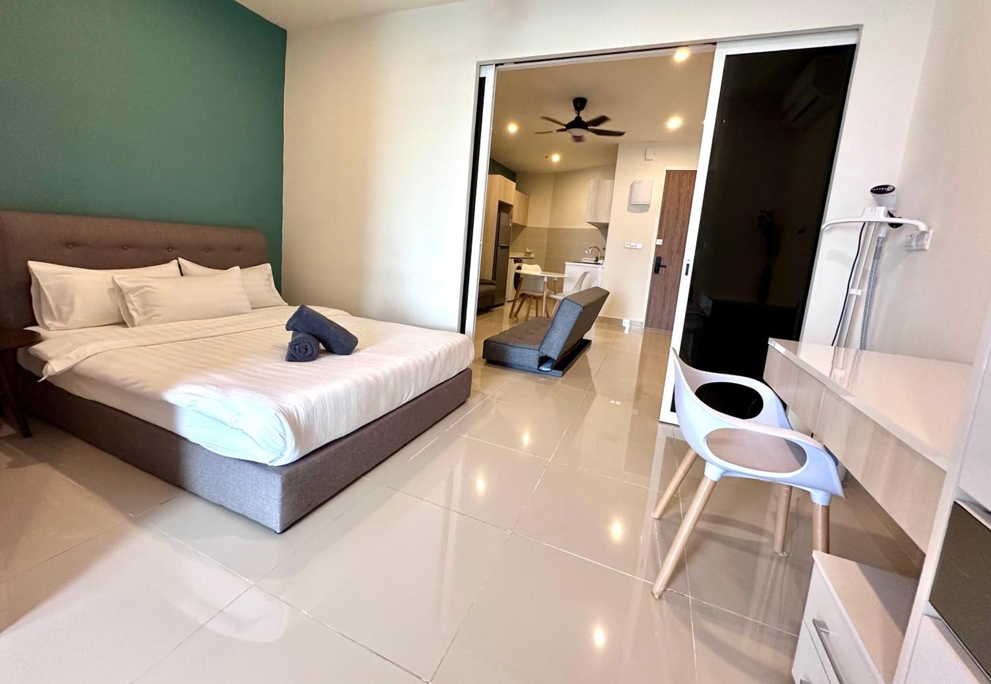 Kota Kinabalu City Centre @ The Shore By Casa Yolo Exterior photo