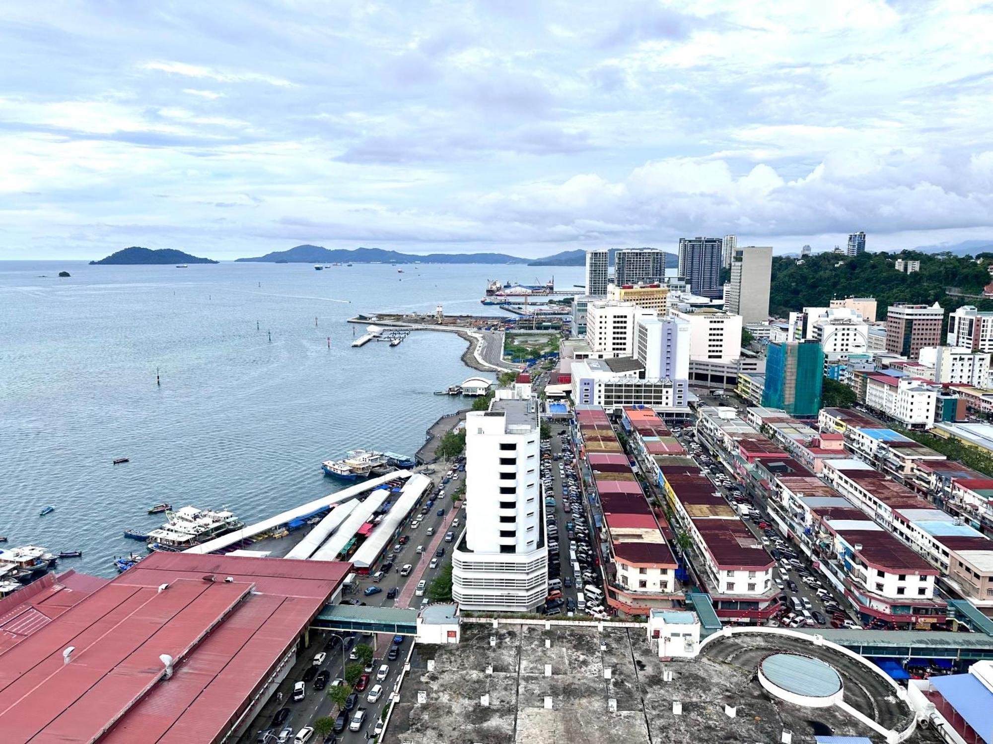 Kota Kinabalu City Centre @ The Shore By Casa Yolo Exterior photo