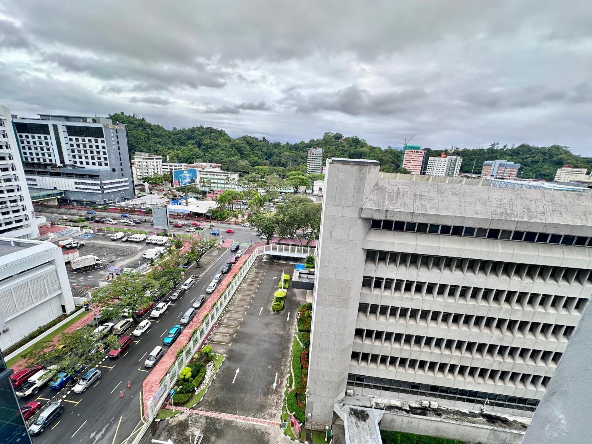 Kota Kinabalu City Centre @ The Shore By Casa Yolo Exterior photo