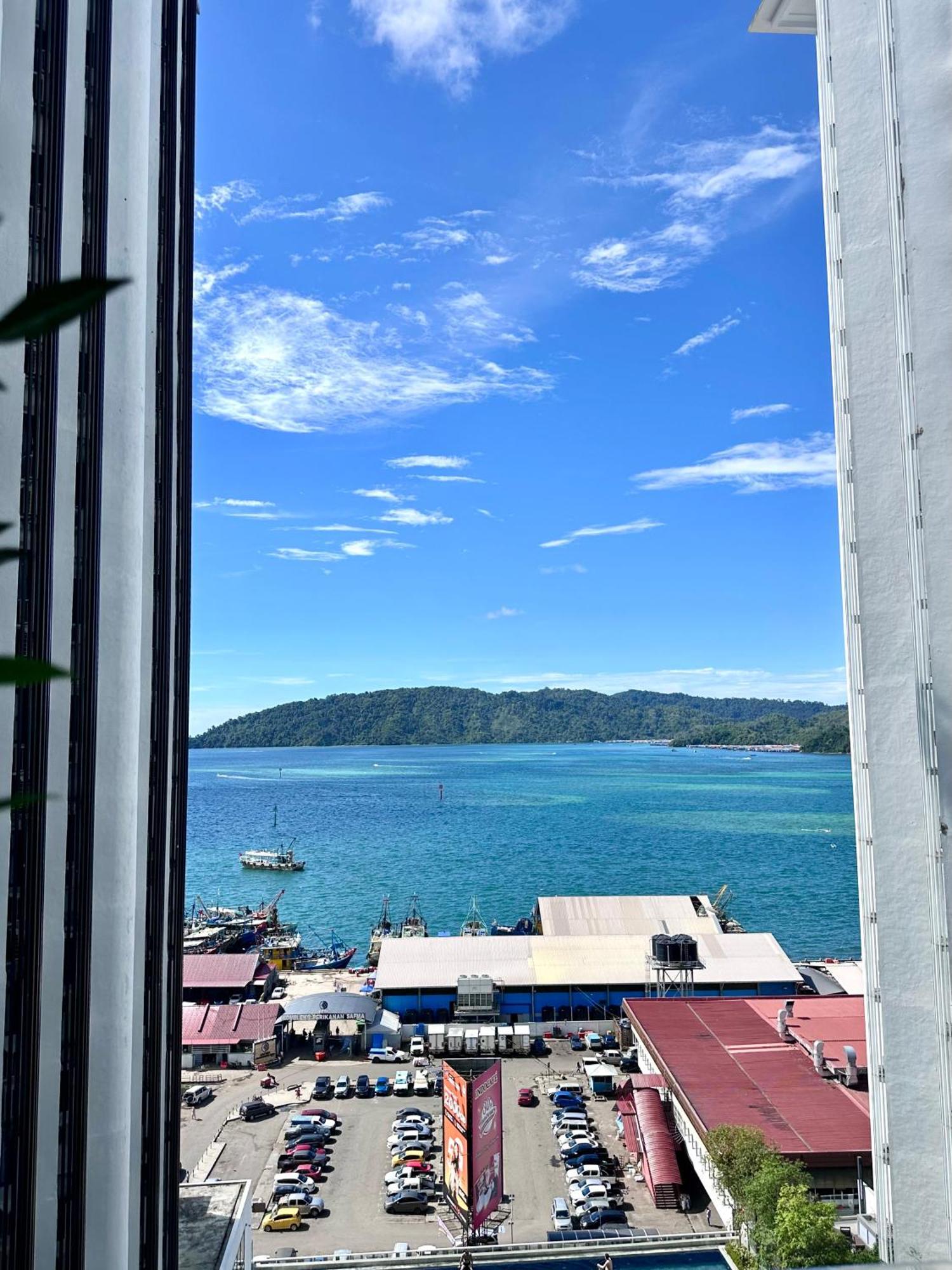 Kota Kinabalu City Centre @ The Shore By Casa Yolo Exterior photo