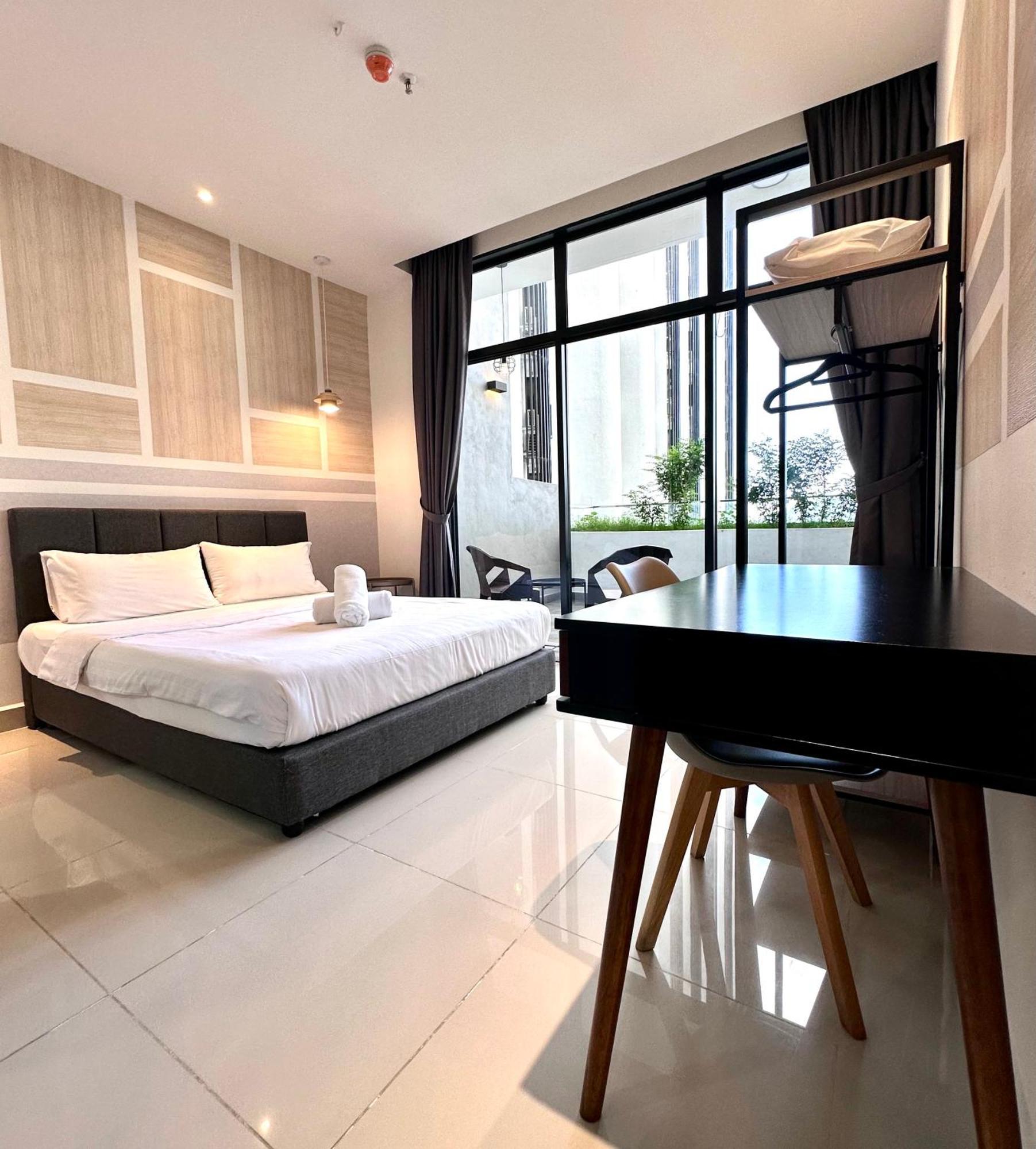 Kota Kinabalu City Centre @ The Shore By Casa Yolo Exterior photo