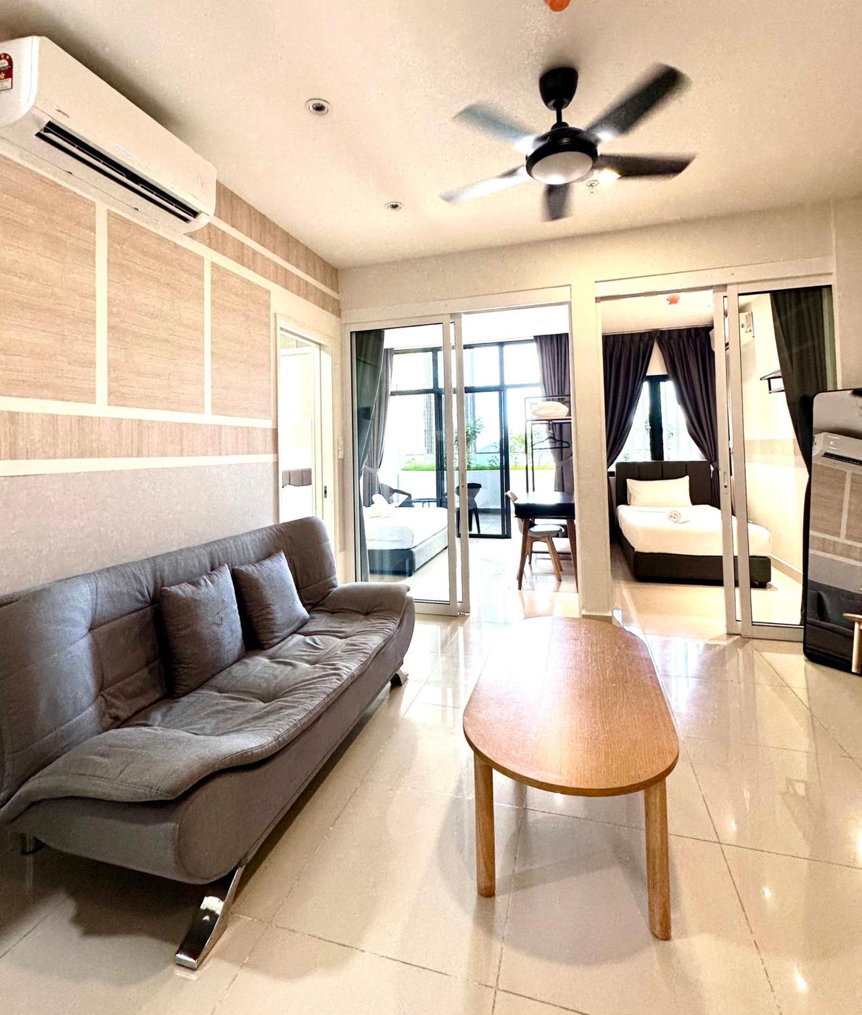 Kota Kinabalu City Centre @ The Shore By Casa Yolo Exterior photo